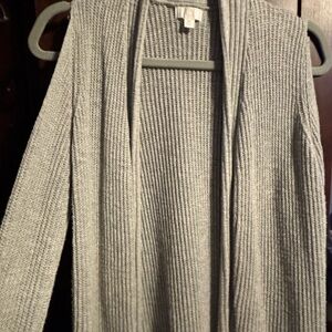 Charming Charlie, long sleeve shoulders cut out light cardigan in grey.